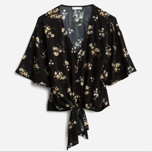 Luq tie sleeve blouse
